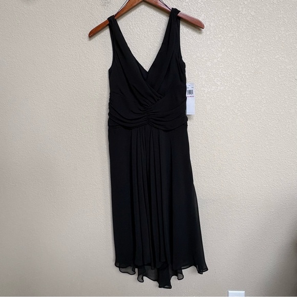 NWT London Times Black Sleeveless Ruched Waist Chiffon Midi Dress Size 6 - Picture 2 of 8